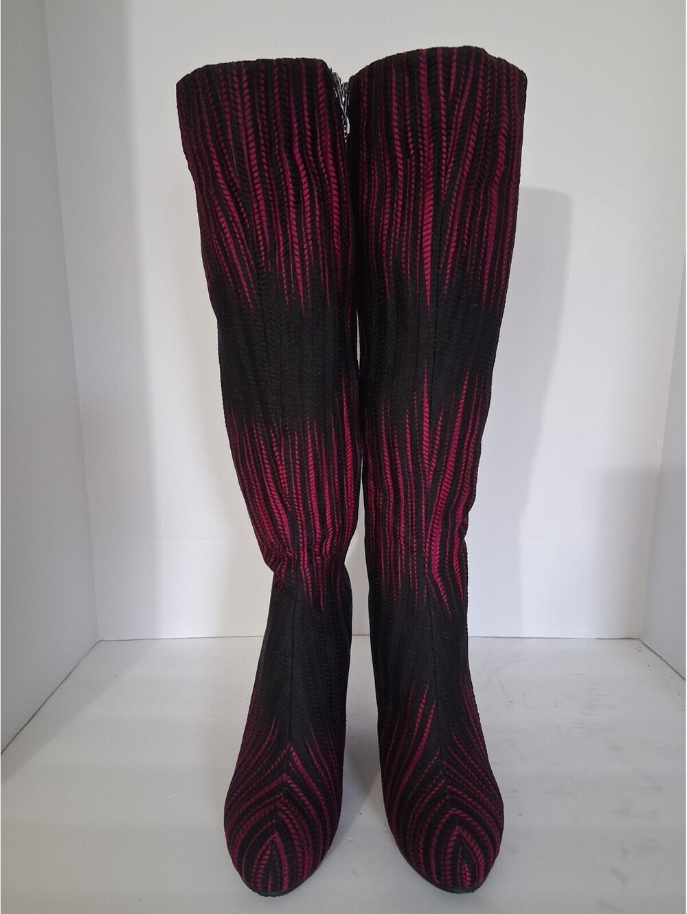 Shi Women’s 7.5 Knee High Black Fuscia Wedge Chain Embellished Zip Boots